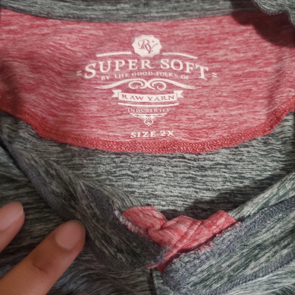 Mens 2XL light gray shirt